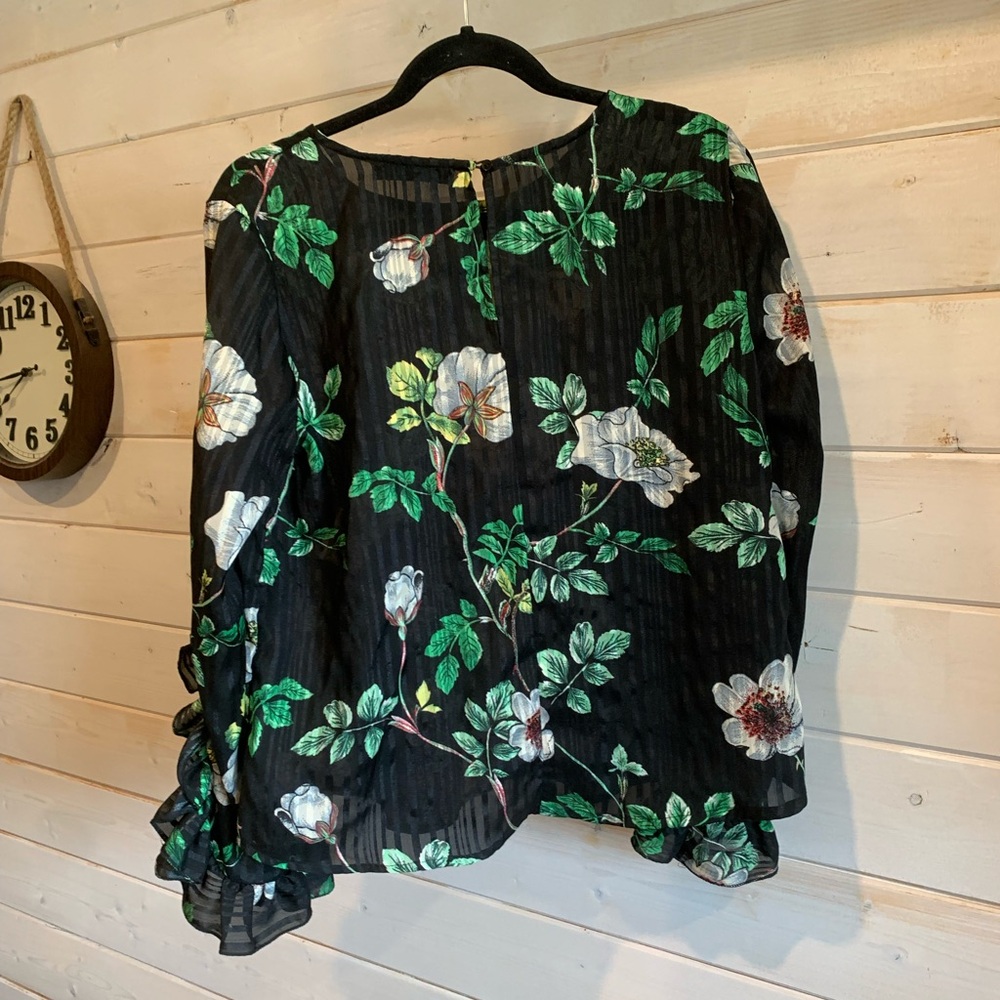 Black Tape_ | Semi-sheer Floral Blouse - Picture 5 of 5